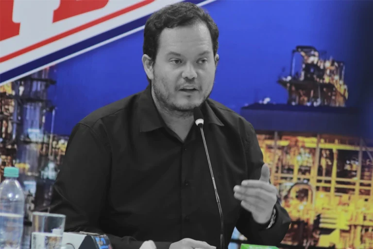 Armin Dorgathen, imagen en blanco y negro.