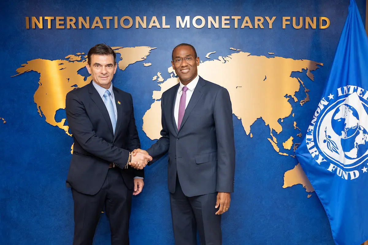 Rodrigo Paz y Nigel Clarke