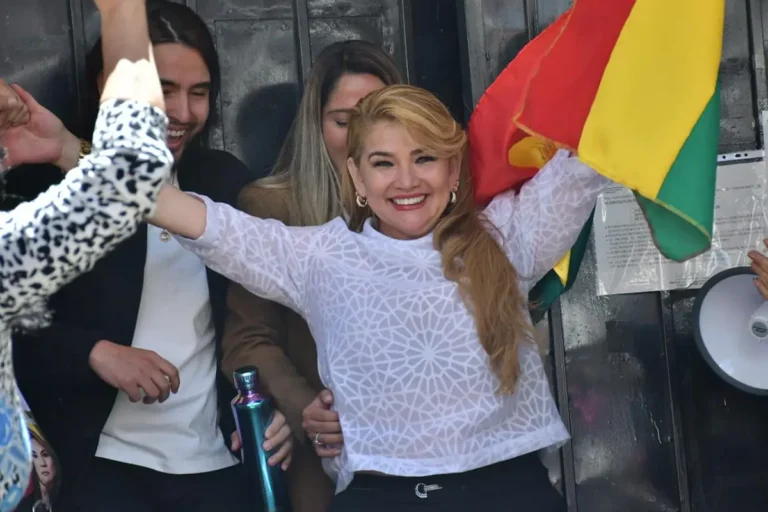 Expresidenta Jeanine Áñez libre