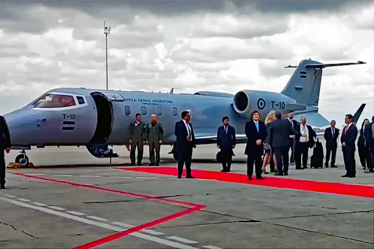 Milei llega casi al inicio del acto de posesión