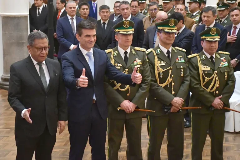 Rodrigo Paz y Alto Mando Policial