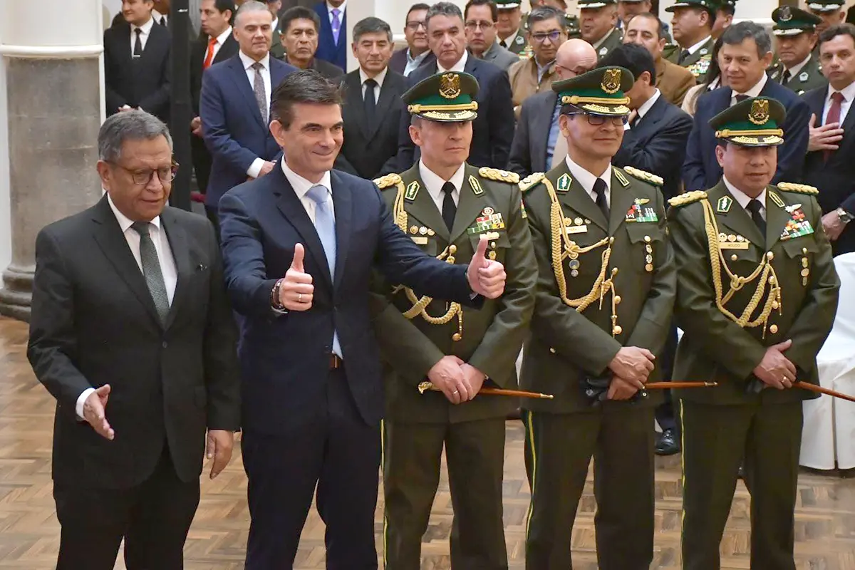 Rodrigo Paz y Alto Mando Policial