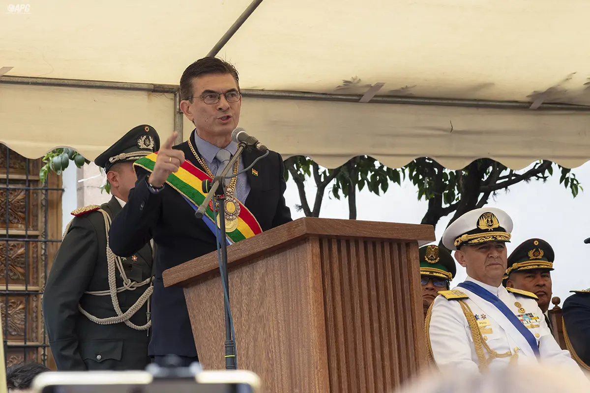 Rodrigo Paz y Fuerzas armadas