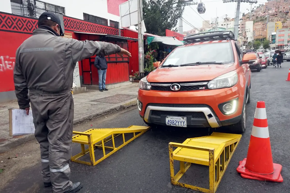 Vehículo en inspección técnica