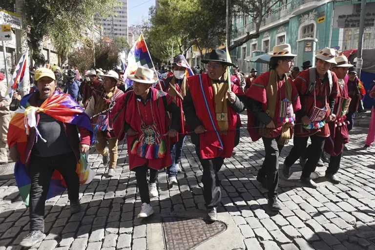 Organizaciones sociales marchando