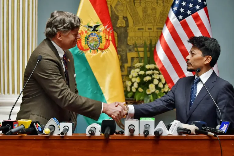 Bolivia y EEUU retoman relaciones con donación contra VIH