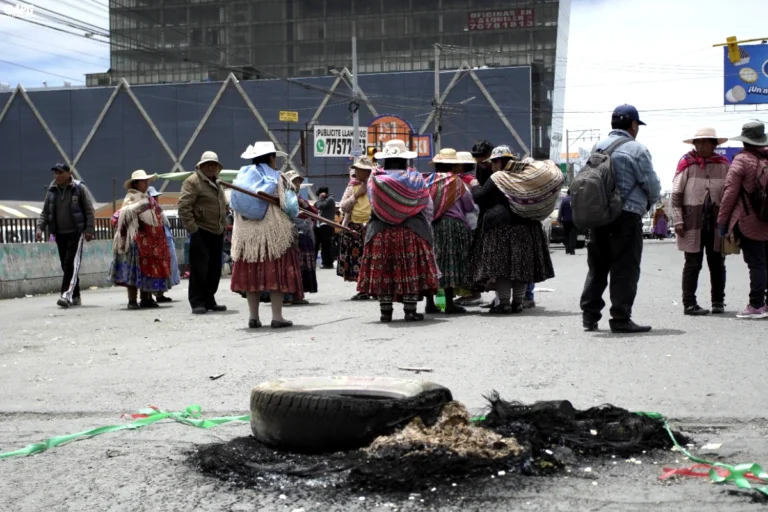 Se levanta el último bloqueo del país: las carreteras están expeditas