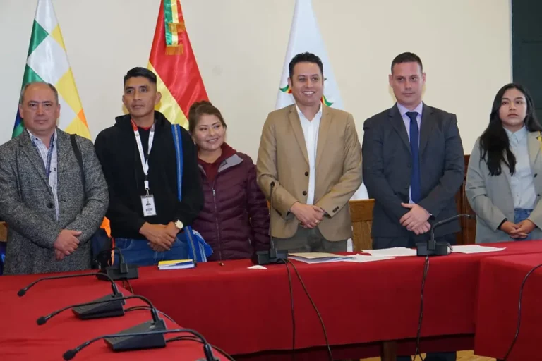 Edman Lara y bancadas parlalmentarias