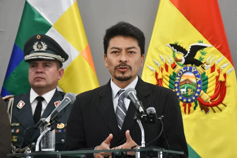 FERNANDO HUGO ARAMAYO CARRASCO