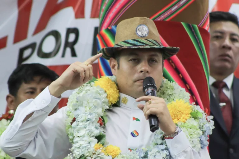 Lara dice que será oposición en el Gobierno de Rodrigo Paz