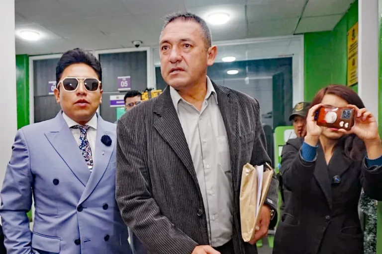 Excomandante Russo declara en proceso por discriminación