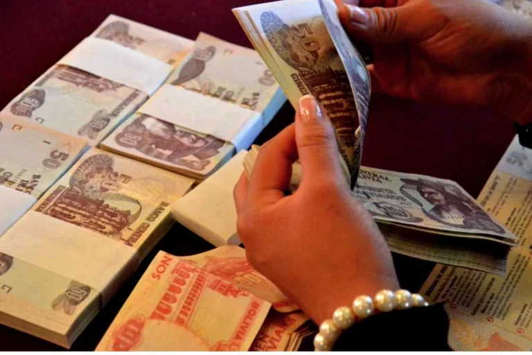 Bonos y salario mínimo se incrementarán desde enero en medio de ajustes