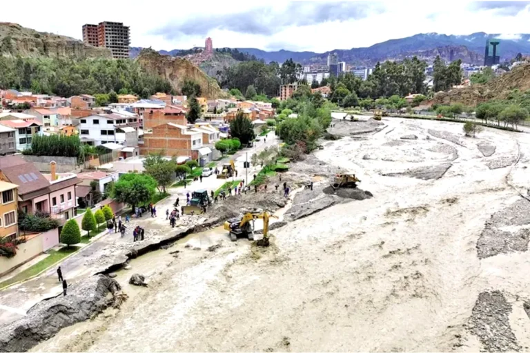 Senamhi activa alerta naranja por riesgo de desbordes en seis departamentos
