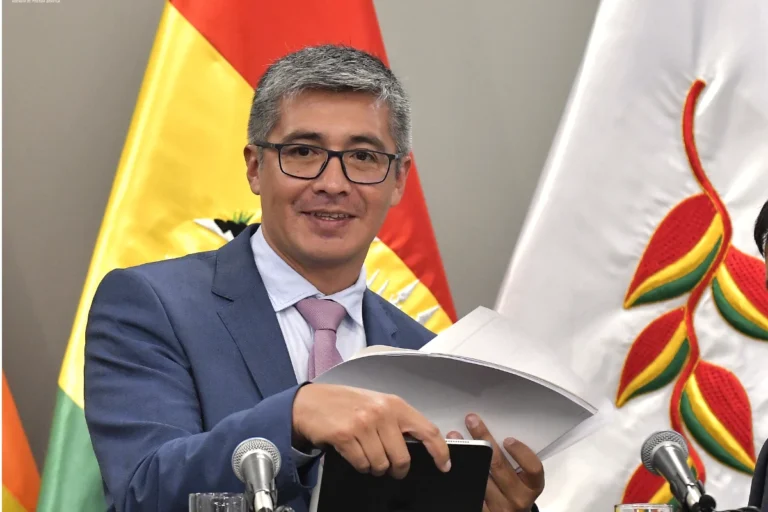 Transporte de carga de Cochabamba suspende bloqueos y acuerda mesas técnicas con el Gobierno