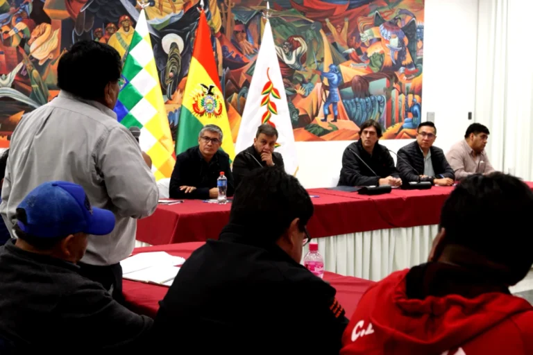 La Confederación de Choferes de Bolivia acude al dialogo con el Ejecutivo