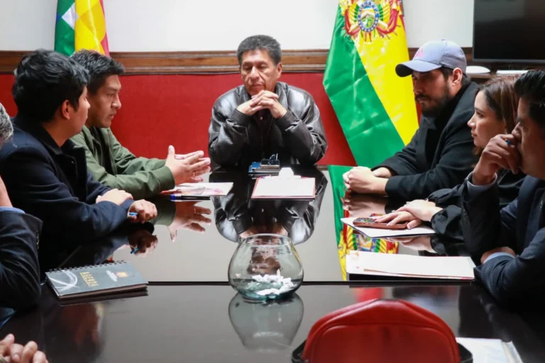 Gobierno declara feriado el 2 de enero y elimina el del 22, del “Estado Plurinacional”