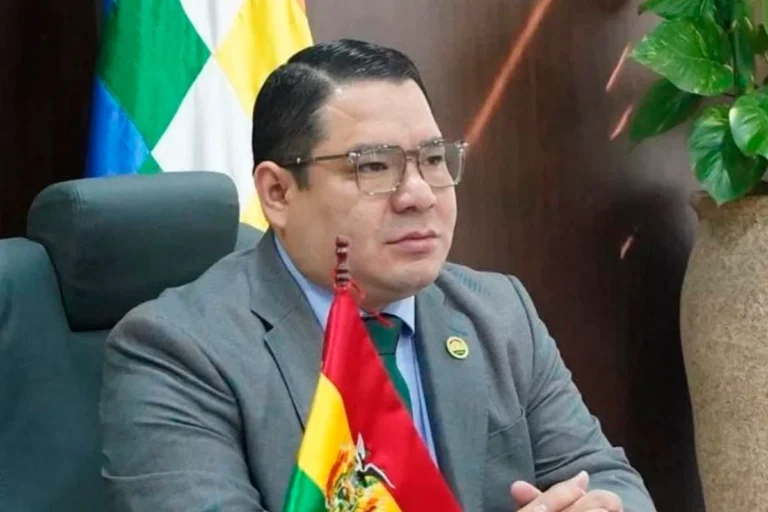 Fiscalía resolverá en 24 horas situación jurídica del exministro Del Castillo