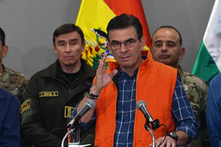 Paz convoca a los alcaldes de ciudades capitales para tratar el Decreto 5503