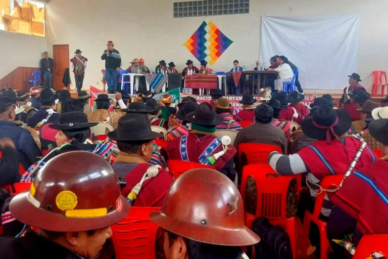 El Gobierno y la COB acuerdan abrogar el DS 5503, pero se mantienen los bonos y el retiro de la subvención