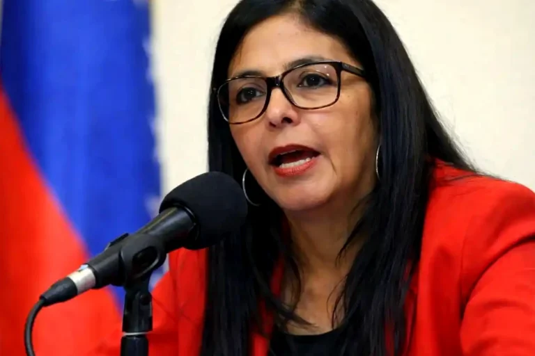 Marco Rubio coordina con Delcy Rodríguez para gobernar Venezuela