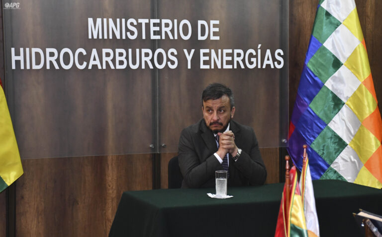 Ministro Medinaceli dice que se respetarán los polémicos acuerdos sobre litio con empresas de Rusia y China