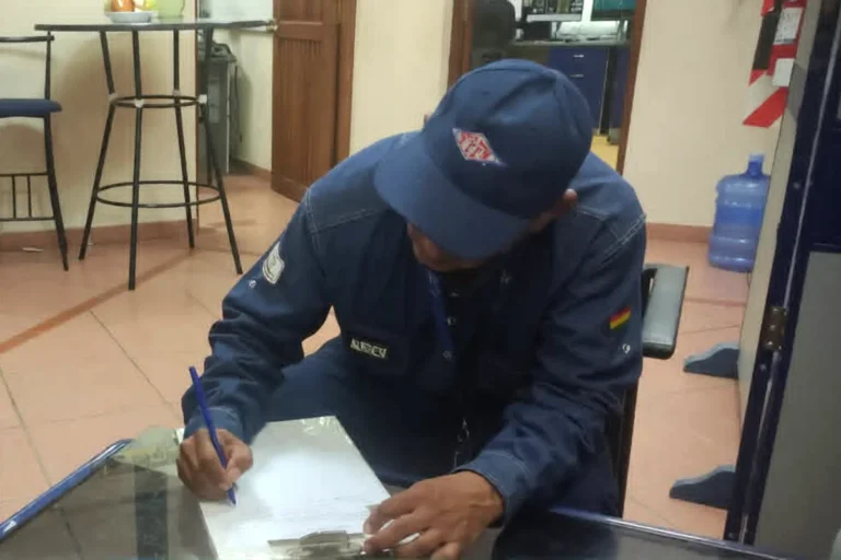 Comunarios toman estación de Oconi; YPFB activa plan de emergencia por riesgo