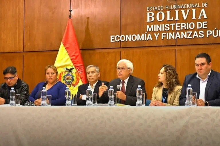 Banca y prestatarios acuerdan suspender remates de vivienda social por 6 meses