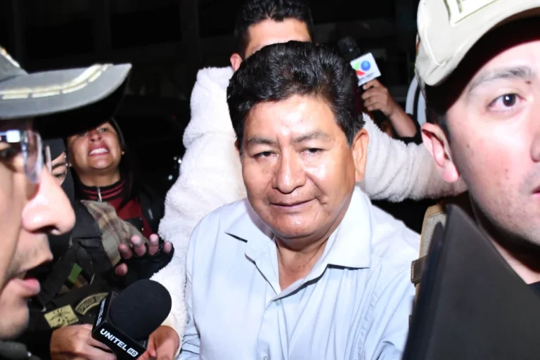 Juez ordena detención preventiva por cuatro meses para exministro Montaño