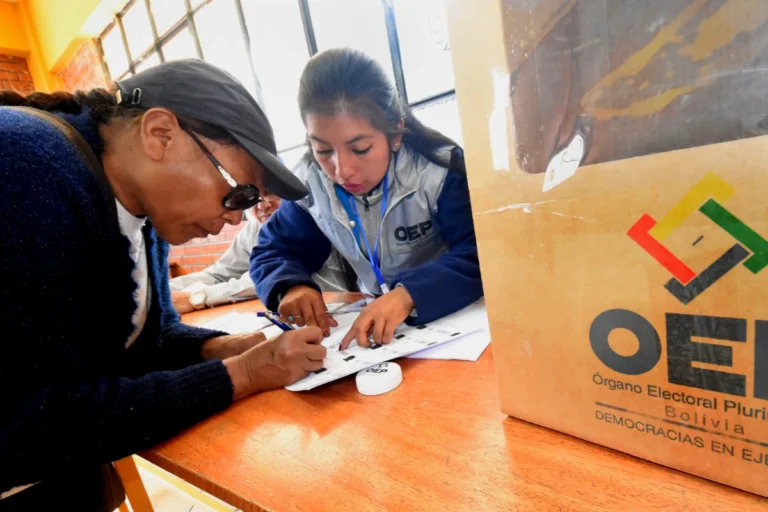 Órgano Judicial y TSE se reúnen en Sucre para blindar las subnacionales