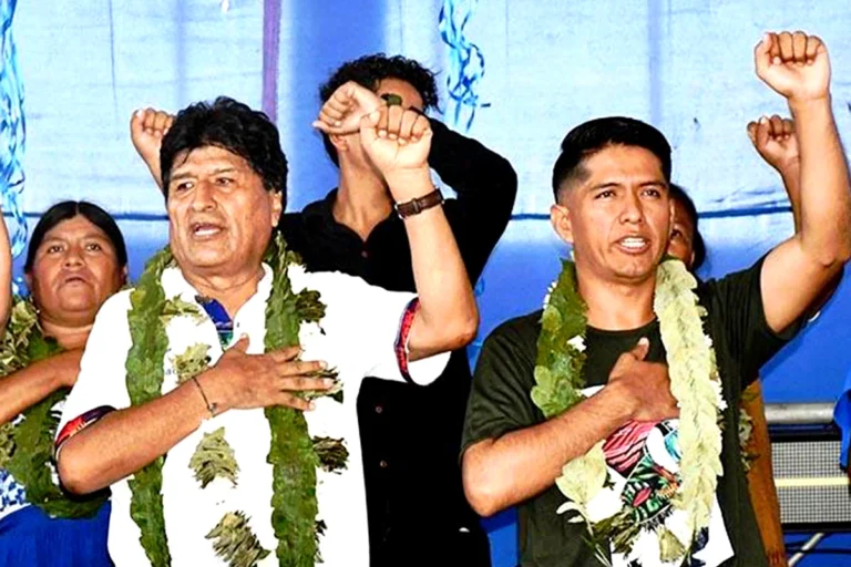 Andrónico acusa a Evo por dividir el MAS y tener pactos con sectores de la derecha