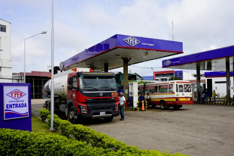 Surtidores de Santa Cruz exigen derogar norma que genera competencia desleal