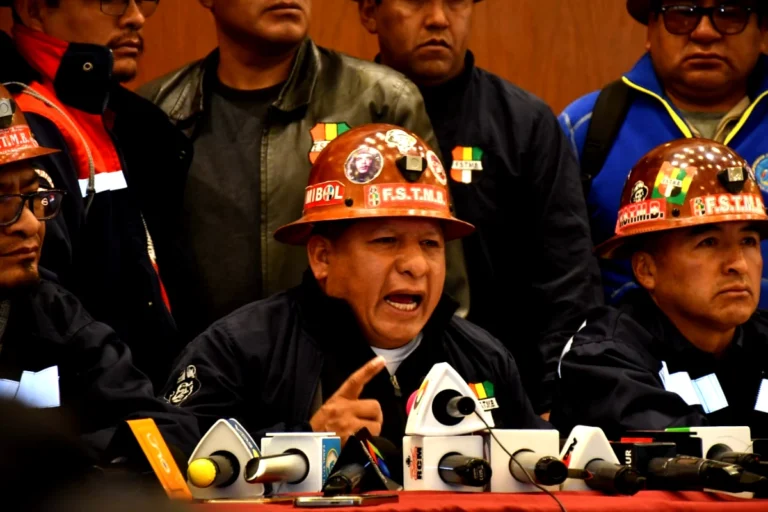 Mineros asalariados se declaran en emergencia en rechazo a la ley antibloqueos