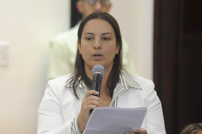 Caso maletas: Alianza Primero Santa Cruz pide a Laura Rojas declinar su candidatura
