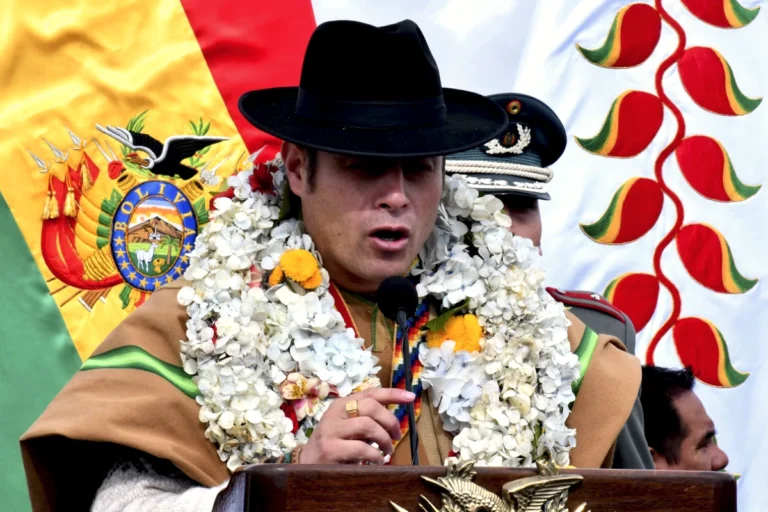 Lara viaja a Panamá para participar de sesiones del Parlamento Andino