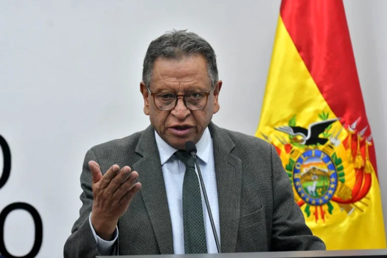 Caso maletas: Gobierno coordina con EEUU y Paraguay, suman detenidos y buscan al uruguayo