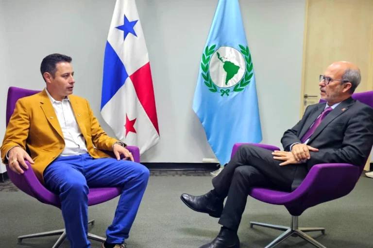 En Panamá, Lara encara una agenda sobre integración regional