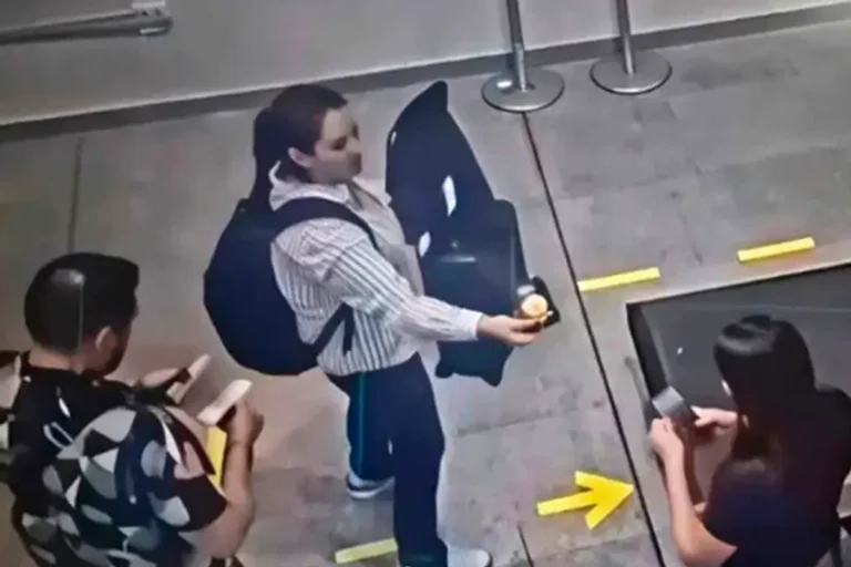 Aduana procesa a 5 funcionarios por omitir control a maletas de Laura Rojas