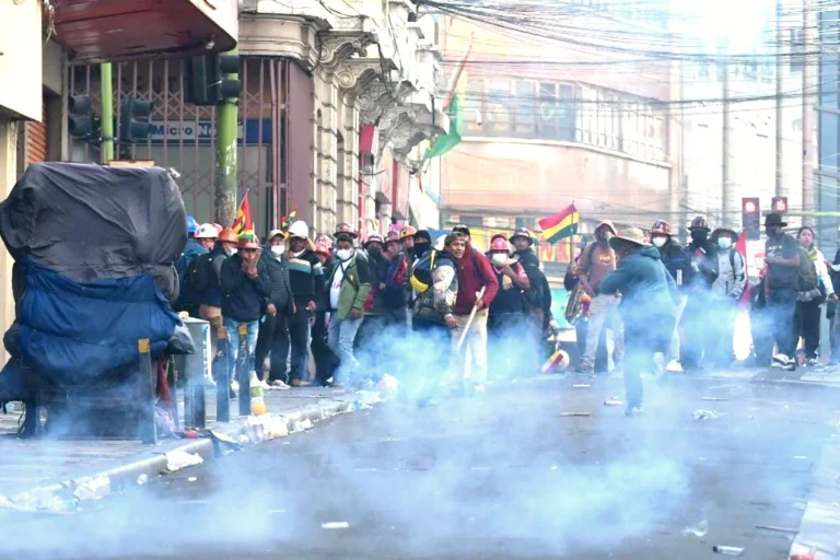 La COB anuncia bloqueo nacional desde este martes y el Gobierno insiste en diálogo