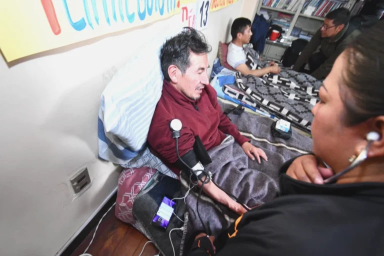 Maestros levantan huelga tras 13 días y anuncian radicalizar protestas por DS 5503