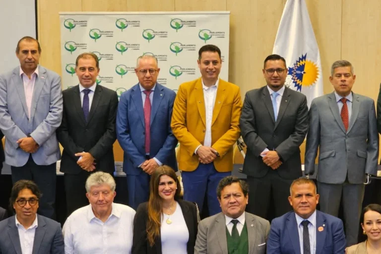 Lara apela al diálogo con Paz tras semanas de ataques públicos contra el mandatario