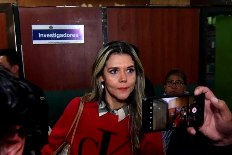 Aprehenden a Gabriela Delgadillo, exgerente de YPFB, por el caso Botrading