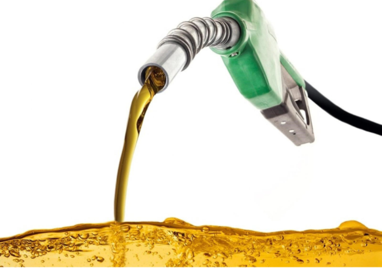 Ministro Espinoza promete “buenas” noticias el miércoles y normalizar combustible hasta lunes