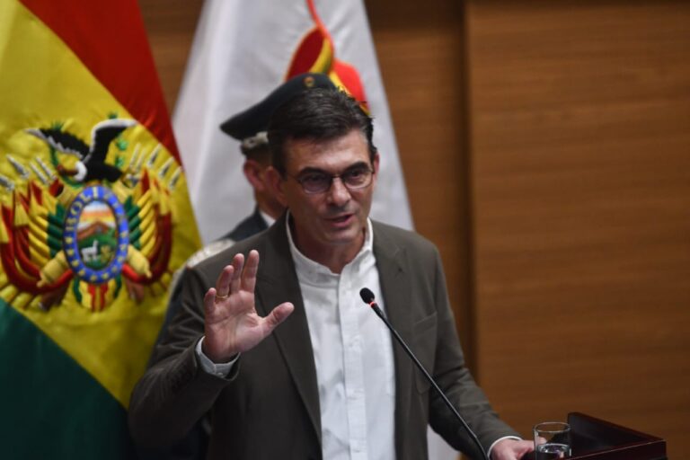 Tras 15 años del modelo del MAS, el Gobierno destina $us 50 millones para modernizar la educación en Bolivia