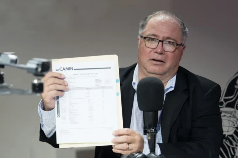 YPFB certifica la calidad de la gasolina, pero reforzará los controles ante reclamos