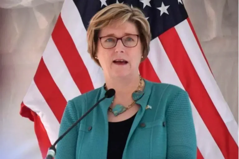 EEUU reabre su misión diplomática en Caracas tras siete años