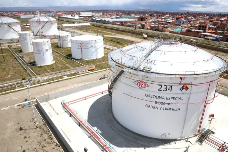 YPFB encara la rehabilitación del sistema de almacenamiento de hidrocarburos
