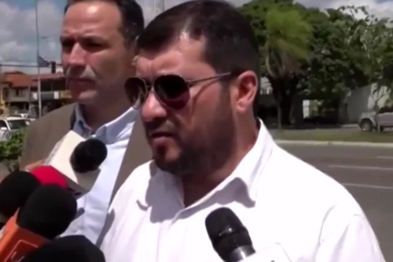 Cívicos aplauden la primera baja de Rodrigo Paz tras el escándalo por la gasolina defectuosa