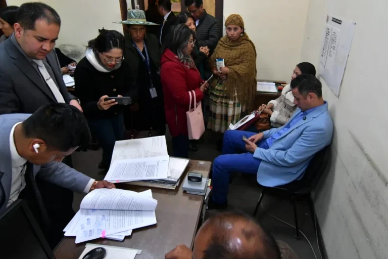 Lara presenta una acción de inconstitucionalidad ante el TCP contra el Decreto 5552