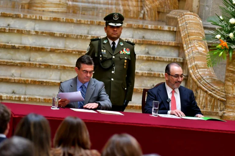 CAF aprueba $us 918 MM para Bolivia y compromete $us 3.100 MM hasta 2030