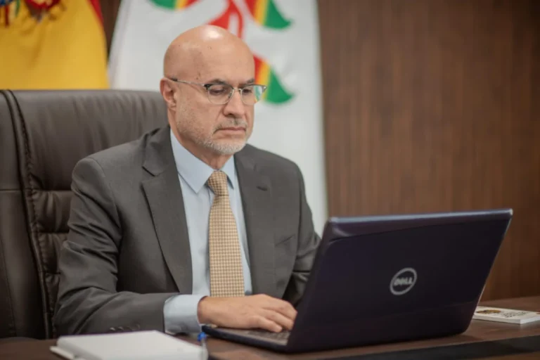 Senado define este jueves las designaciones de Camacho y Lupo como embajadores